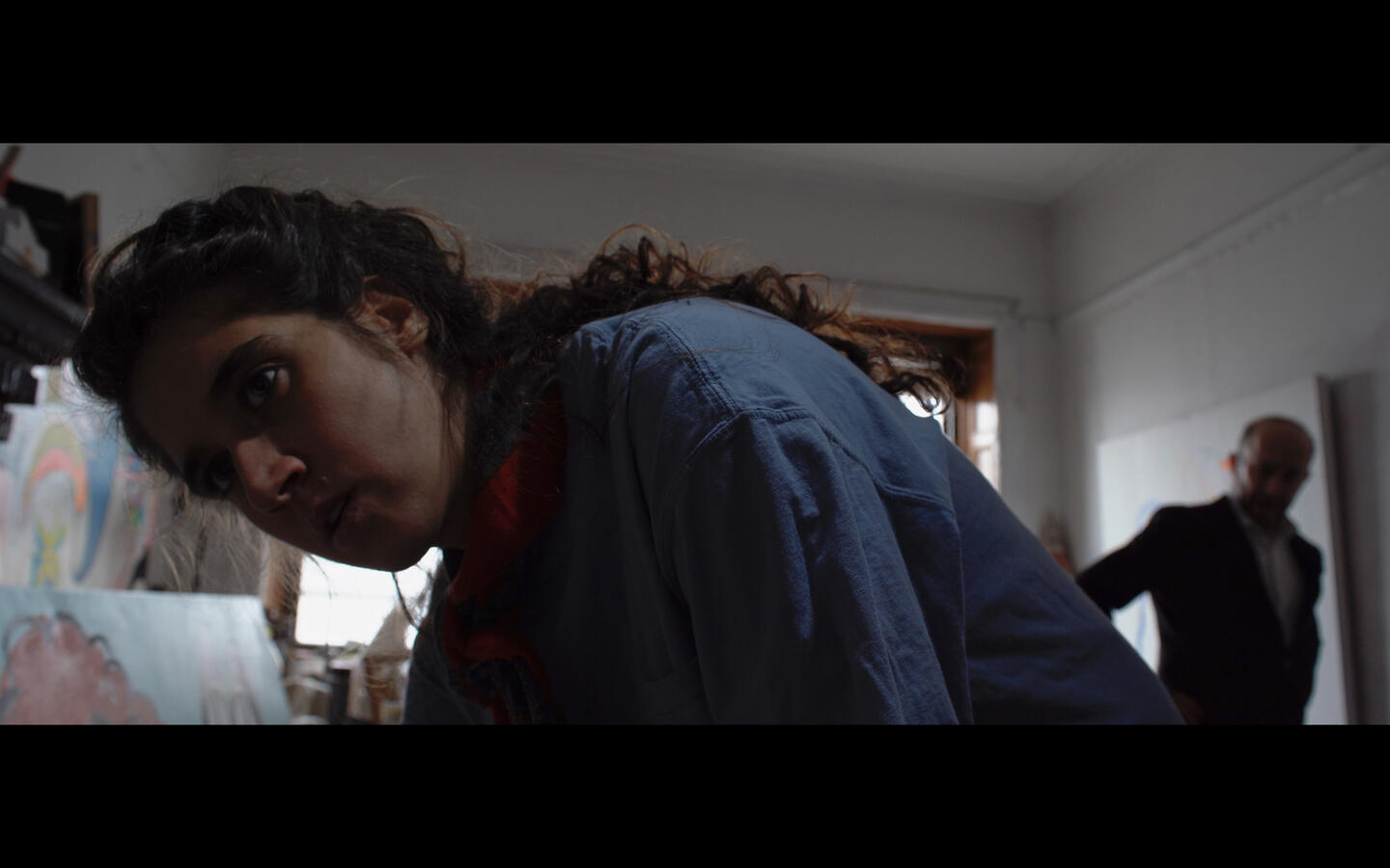 Stockade_Ahlam in her studio with Linton in BG (Sarah Bitar & Michael Wiener)